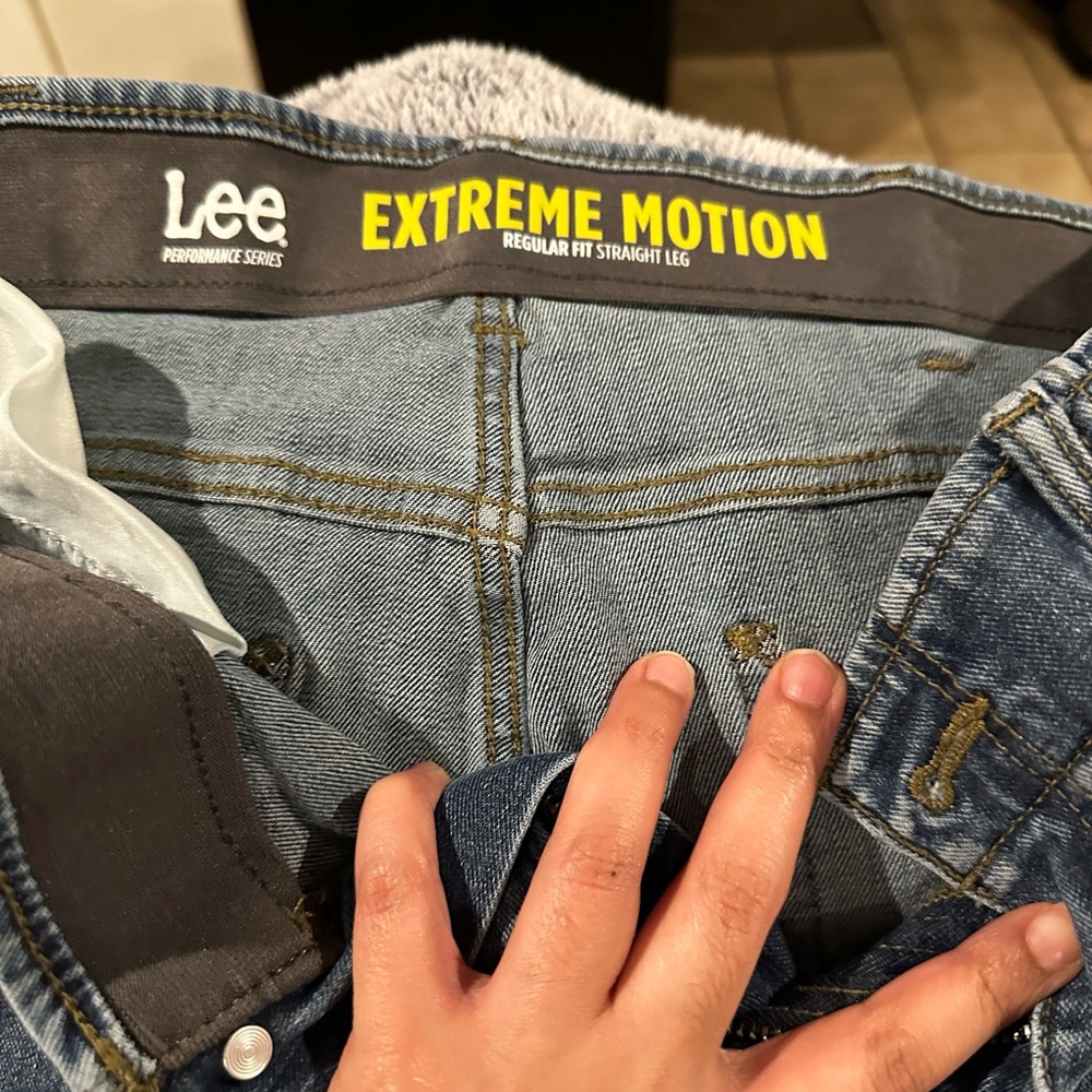 Men’s Lee Extreme Motion Regular Fit Straight Leg jeans.